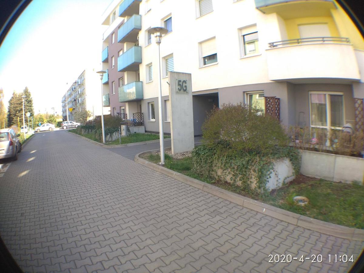 2060 Zwyciestwa 5G - Tanie Pokoje W Apartamencie - Samodzielne Zameldowanie - Self Check In Poznan Dış mekan fotoğraf