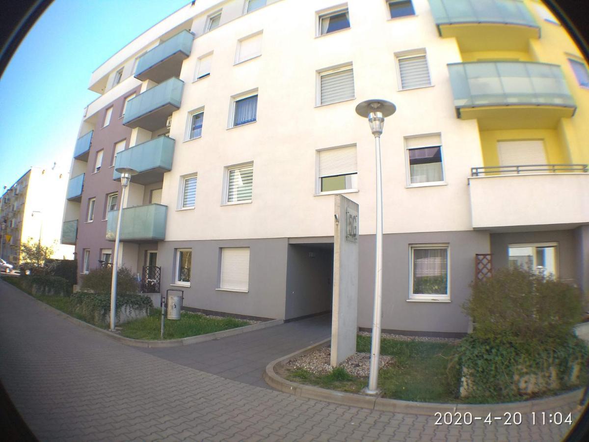2060 Zwyciestwa 5G - Tanie Pokoje W Apartamencie - Samodzielne Zameldowanie - Self Check In Poznan Dış mekan fotoğraf