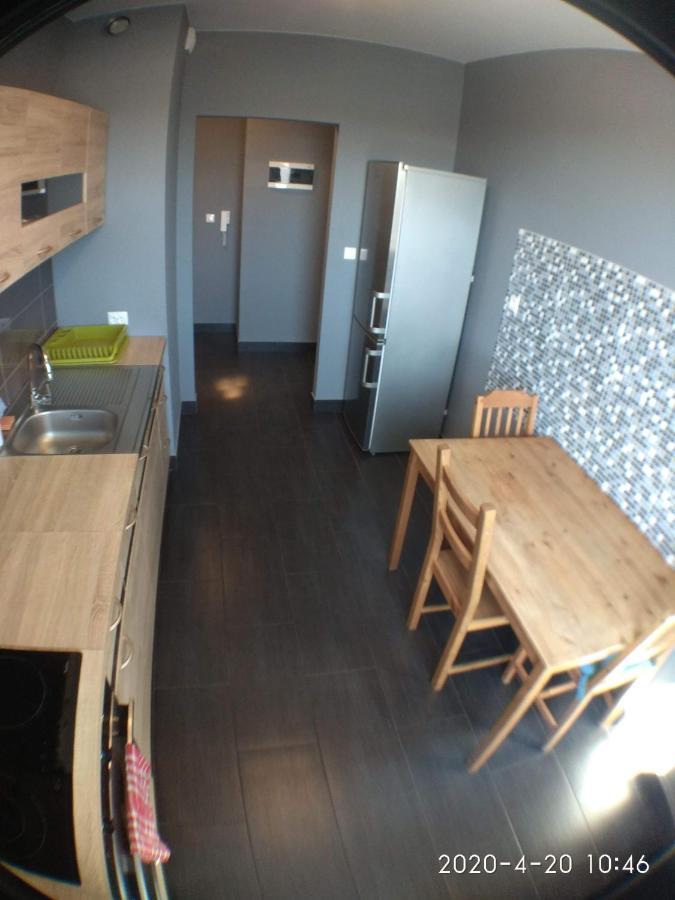 2060 Zwyciestwa 5G - Tanie Pokoje W Apartamencie - Samodzielne Zameldowanie - Self Check In Poznan Dış mekan fotoğraf