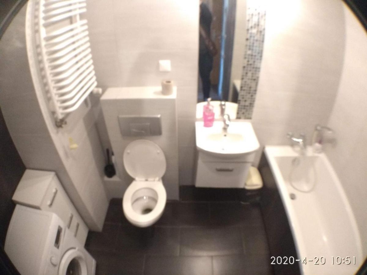 2060 Zwyciestwa 5G - Tanie Pokoje W Apartamencie - Samodzielne Zameldowanie - Self Check In Poznan Dış mekan fotoğraf